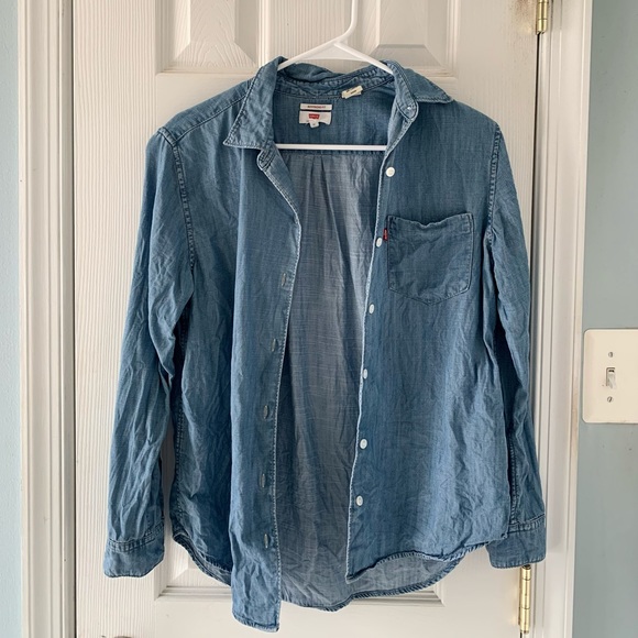 Levi's Tops - Levi’s Boyfriend Fit Shirt